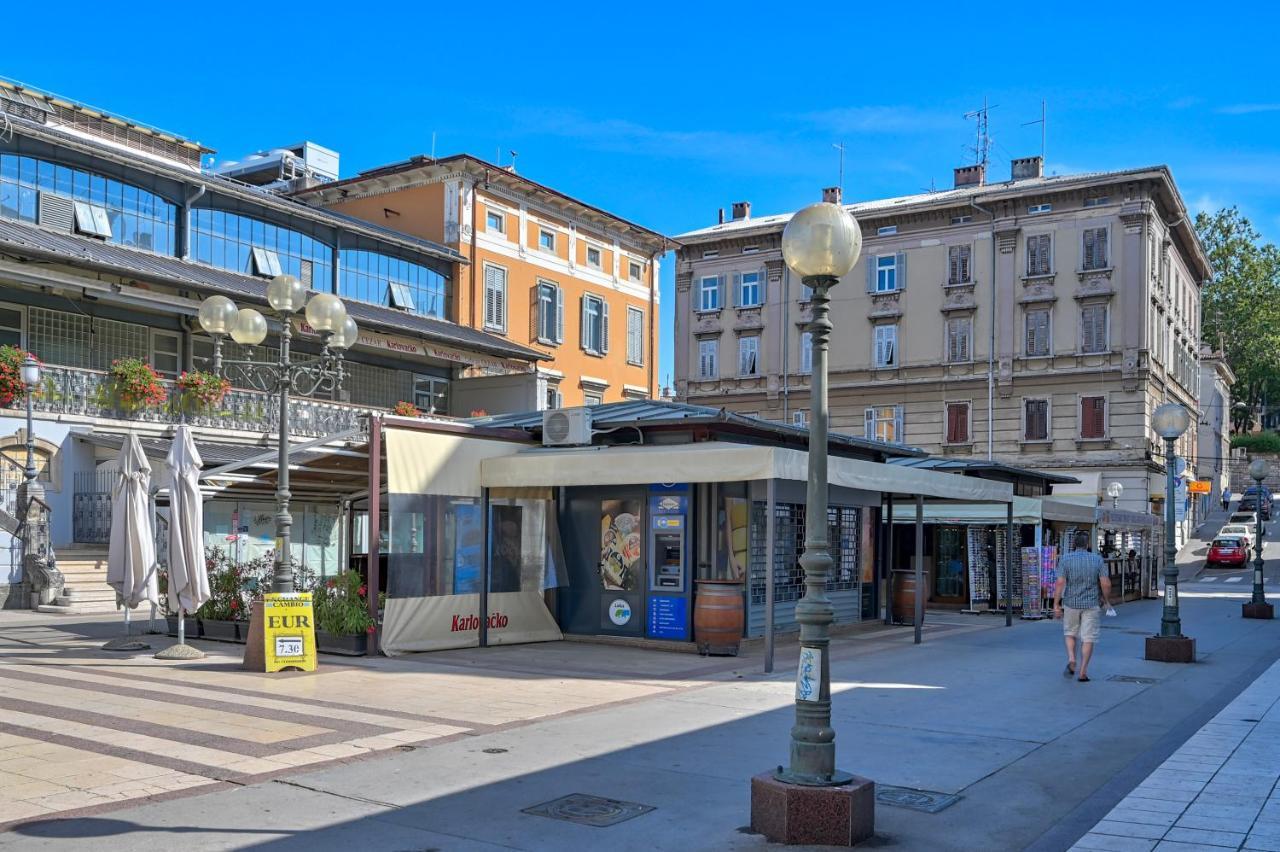 Collins Amethyst Center Pula Exterior foto
